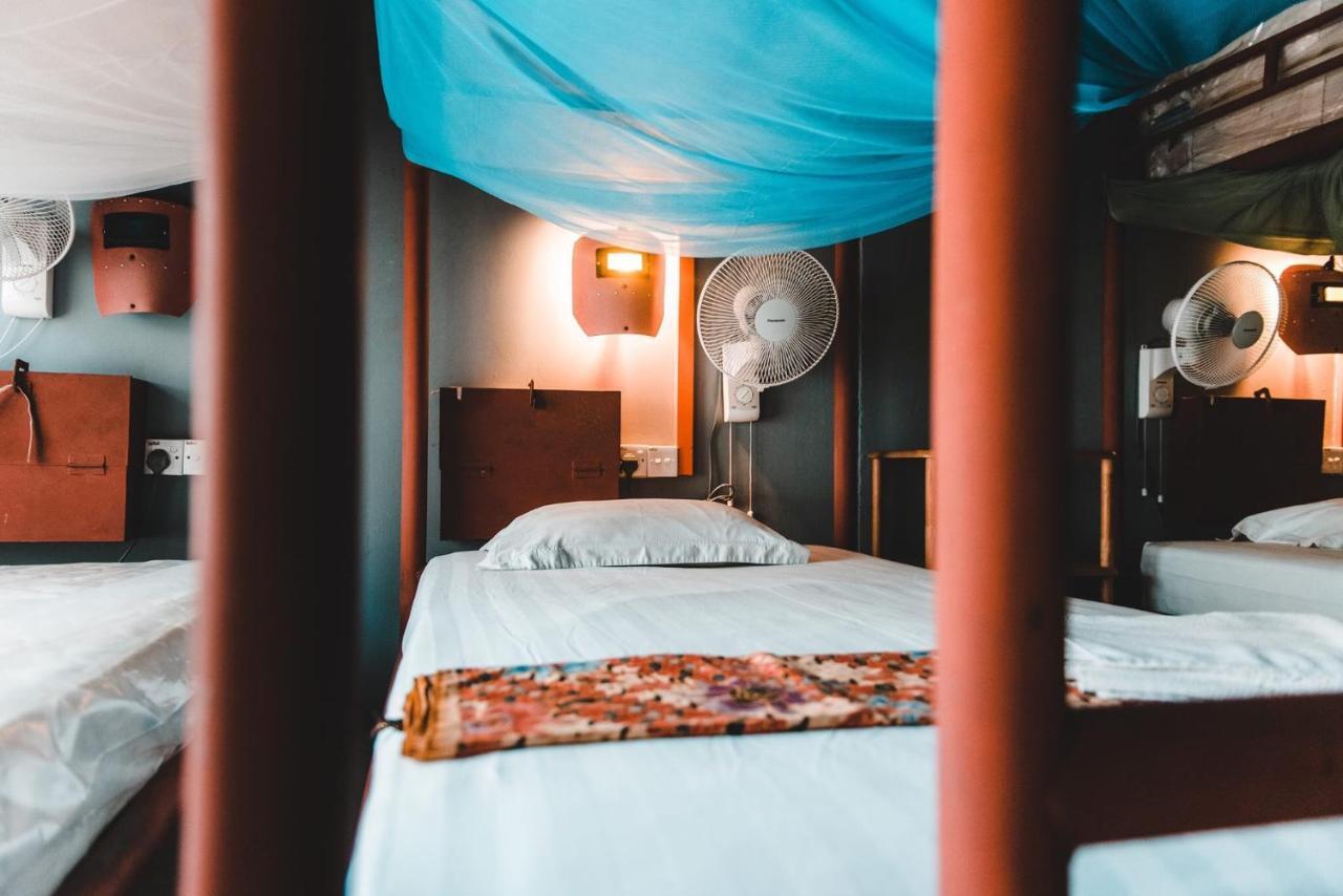 Motodorm Langkawi Hostel Kuah Bagian luar foto
