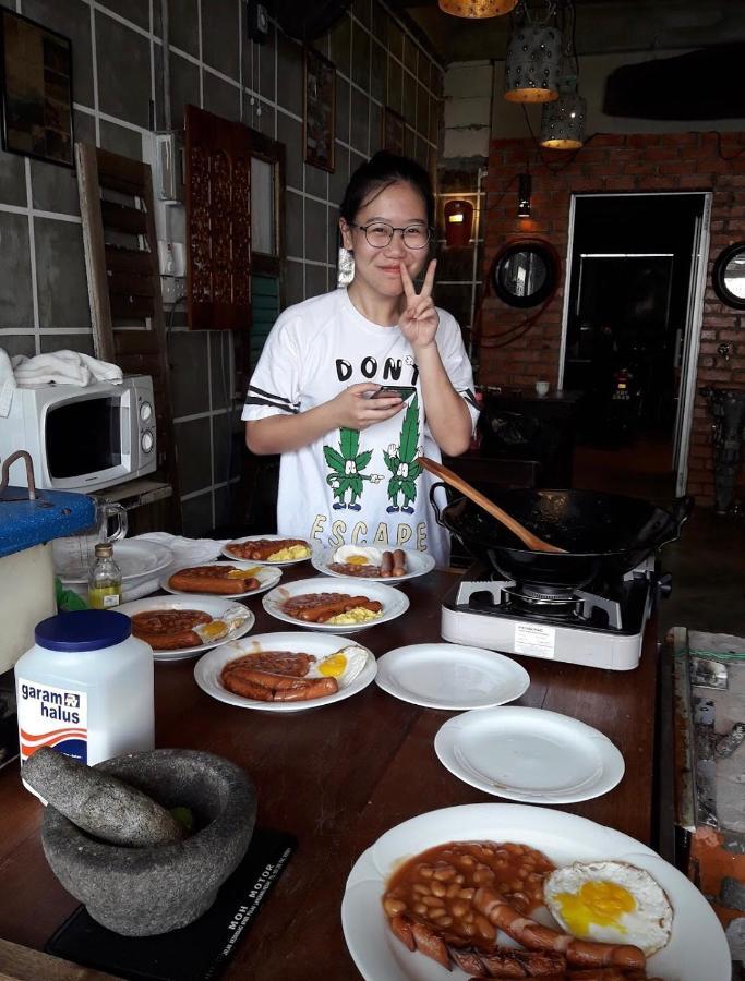 Motodorm Langkawi Hostel Kuah Bagian luar foto