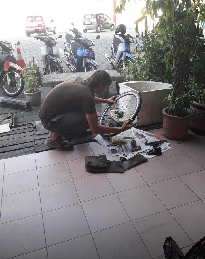 Motodorm Langkawi Hostel Kuah Bagian luar foto